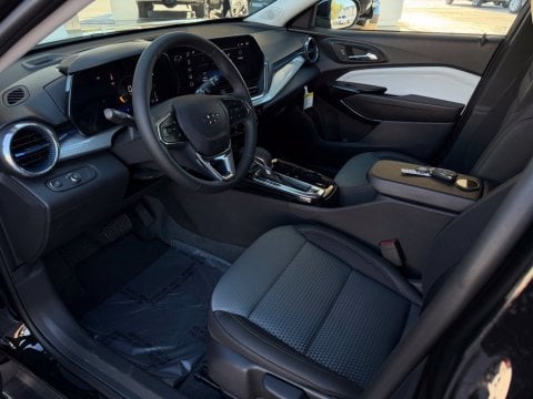 New Mosaic Black Metallic 2026 Chevrolet Trax LT FWD - photo 11 - Stock #261425