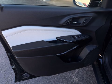 New Mosaic Black Metallic 2026 Chevrolet Trax LT FWD - photo 12 - Stock #261425