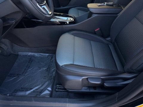 New Mosaic Black Metallic 2026 Chevrolet Trax LT FWD - photo 13 - Stock #261425
