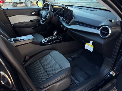 New Mosaic Black Metallic 2026 Chevrolet Trax LT FWD - photo 17 - Stock #261425