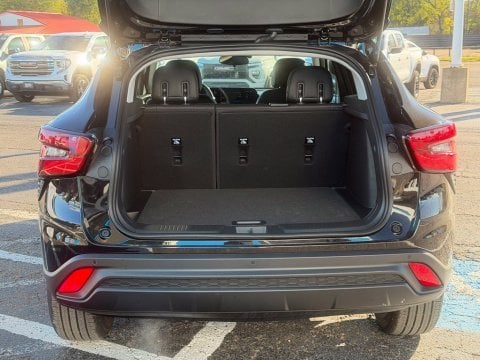 New Mosaic Black Metallic 2026 Chevrolet Trax LT FWD - photo 9 - Stock #261425