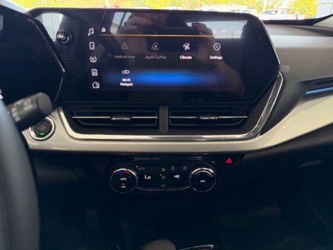 Certified Pre-Owned Mosaic Black Metallic 2026 Chevrolet Trax LT FWD - photo 26 - Stock #A1087