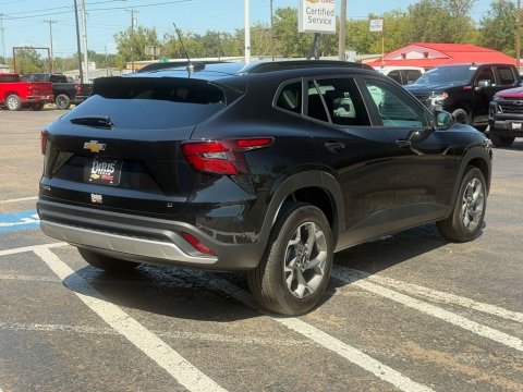 Certified Pre-Owned Mosaic Black Metallic 2026 Chevrolet Trax LT FWD - photo 6 - Stock #A1087