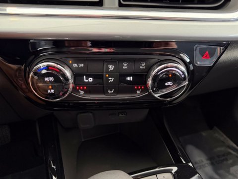 New Summit White 2026 Chevrolet Trax LT FWD - photo 27 - Stock #261427