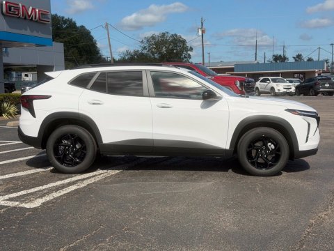 New Summit White 2026 Chevrolet Trax LT FWD - photo 5 - Stock #261427