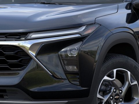 New Mosaic Black Metallic 2026 Chevrolet Trax LT FWD - photo 11 - Stock #261456