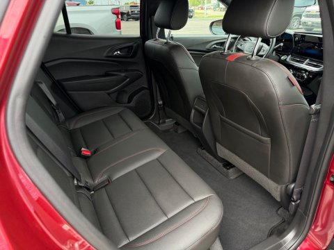 Certified Pre-Owned Crimson Metallic 2025 Chevrolet Trax 2RS FWD - photo 18 - Stock #260970A