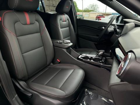 New Mosaic Black Metallic 2026 Chevrolet Trax 2RS FWD - photo 17 - Stock #260660