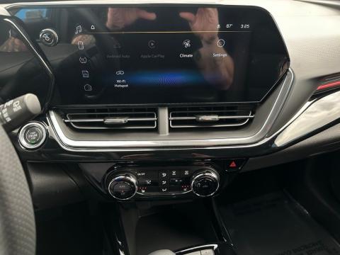 New Mosaic Black Metallic 2026 Chevrolet Trax 2RS FWD - photo 24 - Stock #260660