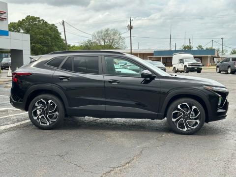 New Mosaic Black Metallic 2026 Chevrolet Trax 2RS FWD - photo 4 - Stock #260660