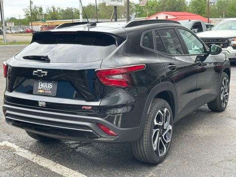 New Mosaic Black Metallic 2026 Chevrolet Trax 2RS FWD - photo 6 - Stock #260660