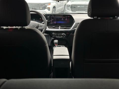 New Mosaic Black Metallic 2026 Chevrolet Trax 2RS FWD - photo 9 - Stock #260660