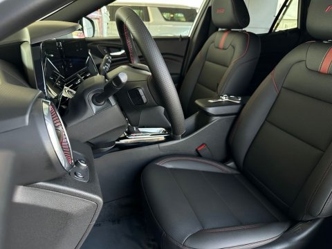 New Summit White 2026 Chevrolet Trax 2RS FWD - photo 14 - Stock #261108