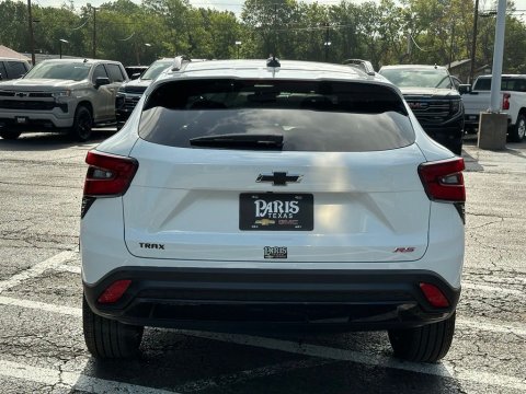 New Summit White 2026 Chevrolet Trax 2RS FWD - photo 5 - Stock #261108
