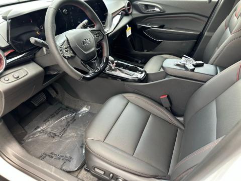 New Summit White 2026 Chevrolet Trax 2RS FWD - photo 10 - Stock #260870