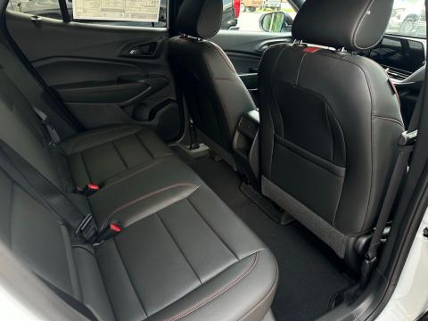 New Summit White 2026 Chevrolet Trax 2RS FWD - photo 18 - Stock #260870