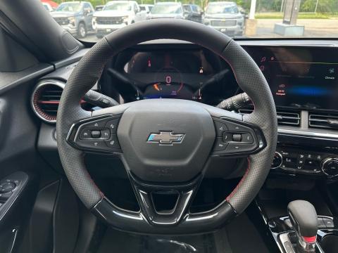 New Summit White 2026 Chevrolet Trax 2RS FWD - photo 19 - Stock #260870