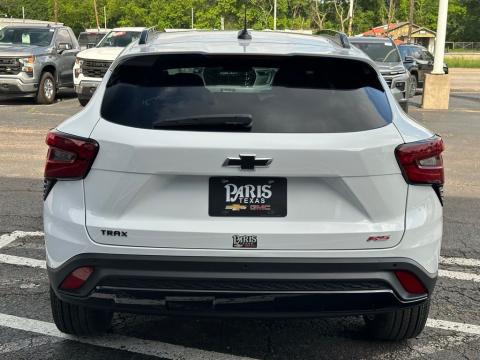 New Summit White 2026 Chevrolet Trax 2RS FWD - photo 5 - Stock #260870