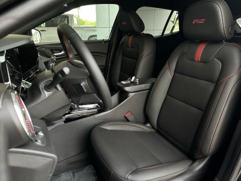 New Mosaic Black Metallic 2026 Chevrolet Trax 2RS FWD - photo 13 - Stock #260790