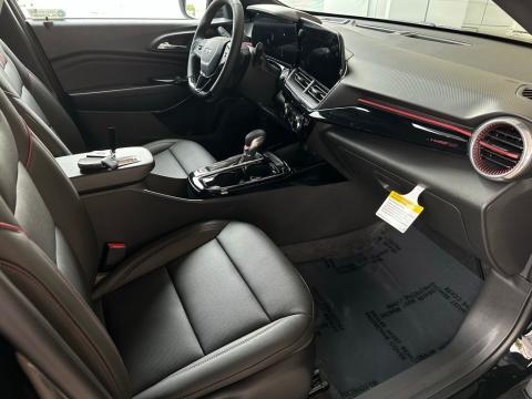 New Mosaic Black Metallic 2026 Chevrolet Trax 2RS FWD - photo 16 - Stock #260790