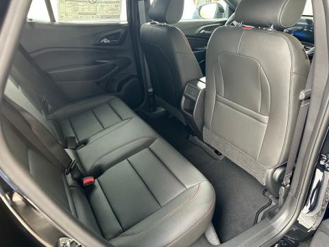 New Mosaic Black Metallic 2026 Chevrolet Trax 2RS FWD - photo 18 - Stock #260790