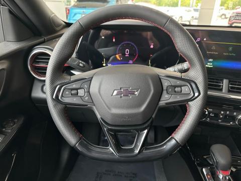 New Mosaic Black Metallic 2026 Chevrolet Trax 2RS FWD - photo 19 - Stock #260790
