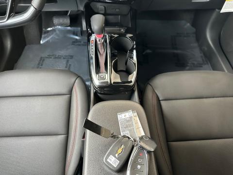 New Mosaic Black Metallic 2026 Chevrolet Trax 2RS FWD - photo 21 - Stock #260790