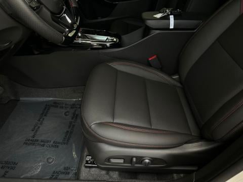 New White Sands 2026 Chevrolet Trax 2RS FWD - photo 12 - Stock #260814