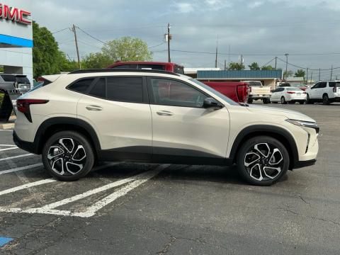 New White Sands 2026 Chevrolet Trax 2RS FWD - photo 4 - Stock #260814