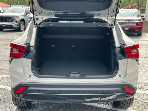 New White Sands 2026 Chevrolet Trax 2RS FWD - photo 8 - Stock #260814