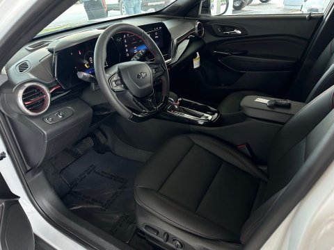New Summit White 2026 Chevrolet Trax 2RS FWD - photo 10 - Stock #261141