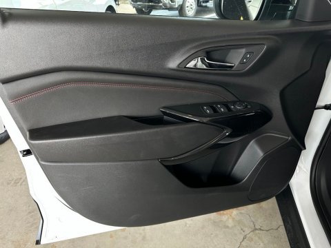 New Summit White 2026 Chevrolet Trax 2RS FWD - photo 11 - Stock #261141