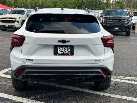 New Summit White 2026 Chevrolet Trax 2RS FWD - photo 5 - Stock #261141