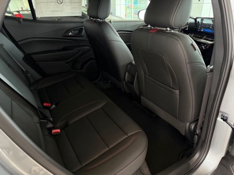 New Sterling Gray Metallic 2026 Chevrolet Trax 2RS FWD - photo 17 - Stock #261312