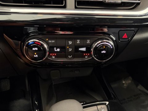 New Sterling Gray Metallic 2026 Chevrolet Trax 2RS FWD - photo 24 - Stock #261312