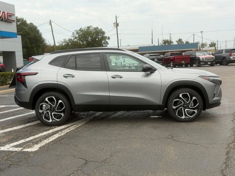 New Sterling Gray Metallic 2026 Chevrolet Trax 2RS FWD - photo 4 - Stock #261312
