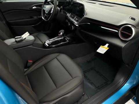 New Marina Blue Metallic 2026 Chevrolet Trax 2RS FWD - photo 16 - Stock #260798