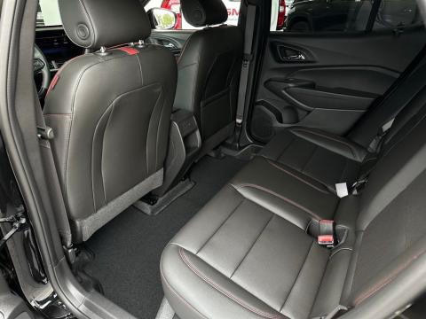 New Mosaic Black Metallic 2026 Chevrolet Trax 2RS FWD - photo 15 - Stock #260803