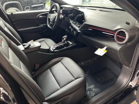 New Mosaic Black Metallic 2026 Chevrolet Trax 2RS FWD - photo 16 - Stock #260803