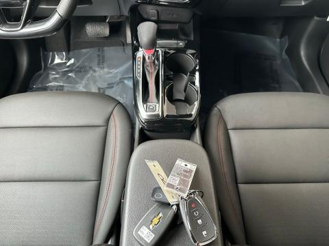 New Mosaic Black Metallic 2026 Chevrolet Trax 2RS FWD - photo 21 - Stock #260803