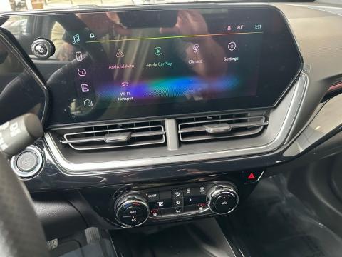 New Mosaic Black Metallic 2026 Chevrolet Trax 2RS FWD - photo 24 - Stock #260803