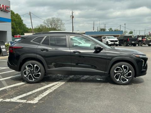 New Mosaic Black Metallic 2026 Chevrolet Trax 2RS FWD - photo 4 - Stock #260803