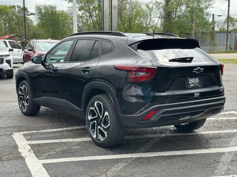 New Mosaic Black Metallic 2026 Chevrolet Trax 2RS FWD - photo 7 - Stock #260803