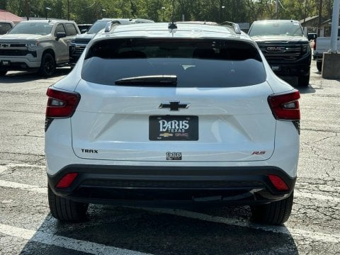 New Summit White 2026 Chevrolet Trax 2RS FWD - photo 5 - Stock #261111