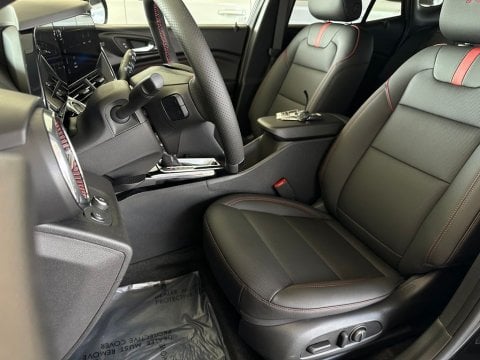 New Mosaic Black Metallic 2026 Chevrolet Trax 2RS FWD - photo 13 - Stock #261112