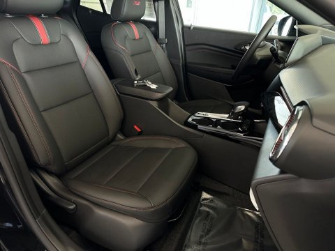 New Mosaic Black Metallic 2026 Chevrolet Trax 2RS FWD - photo 17 - Stock #261112