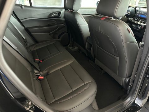 New Mosaic Black Metallic 2026 Chevrolet Trax 2RS FWD - photo 18 - Stock #261112