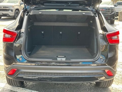 New Mosaic Black Metallic 2026 Chevrolet Trax 2RS FWD - photo 8 - Stock #261112