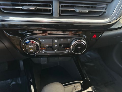 New Sterling Gray Metallic 2026 Chevrolet Trax 2RS FWD - photo 25 - Stock #261150