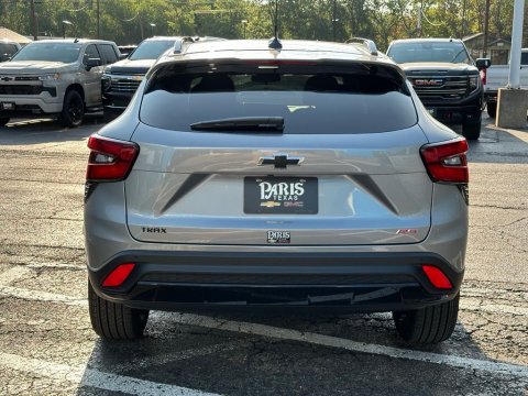 New Sterling Gray Metallic 2026 Chevrolet Trax 2RS FWD - photo 5 - Stock #261150